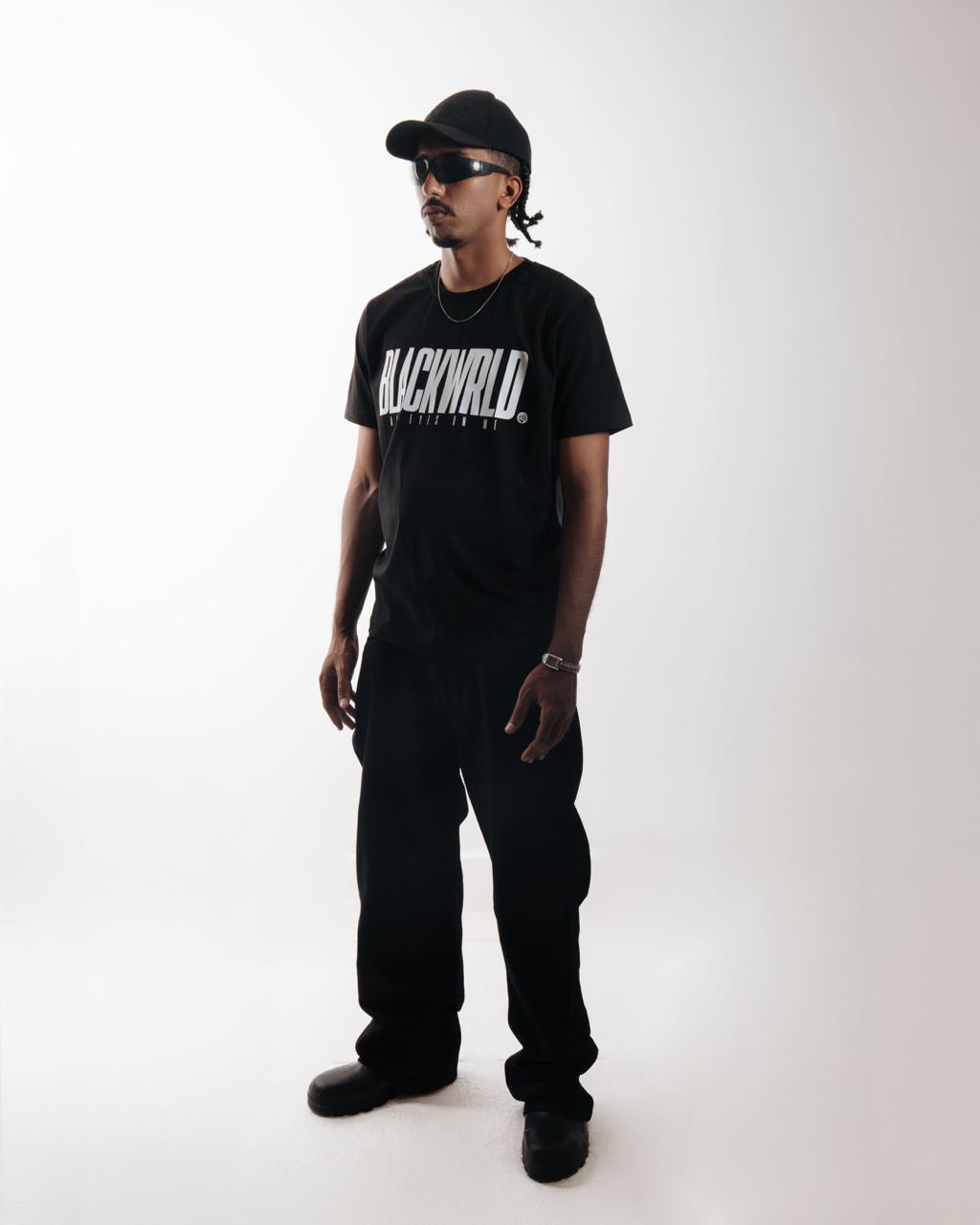 Men Spotlight Slim Tee