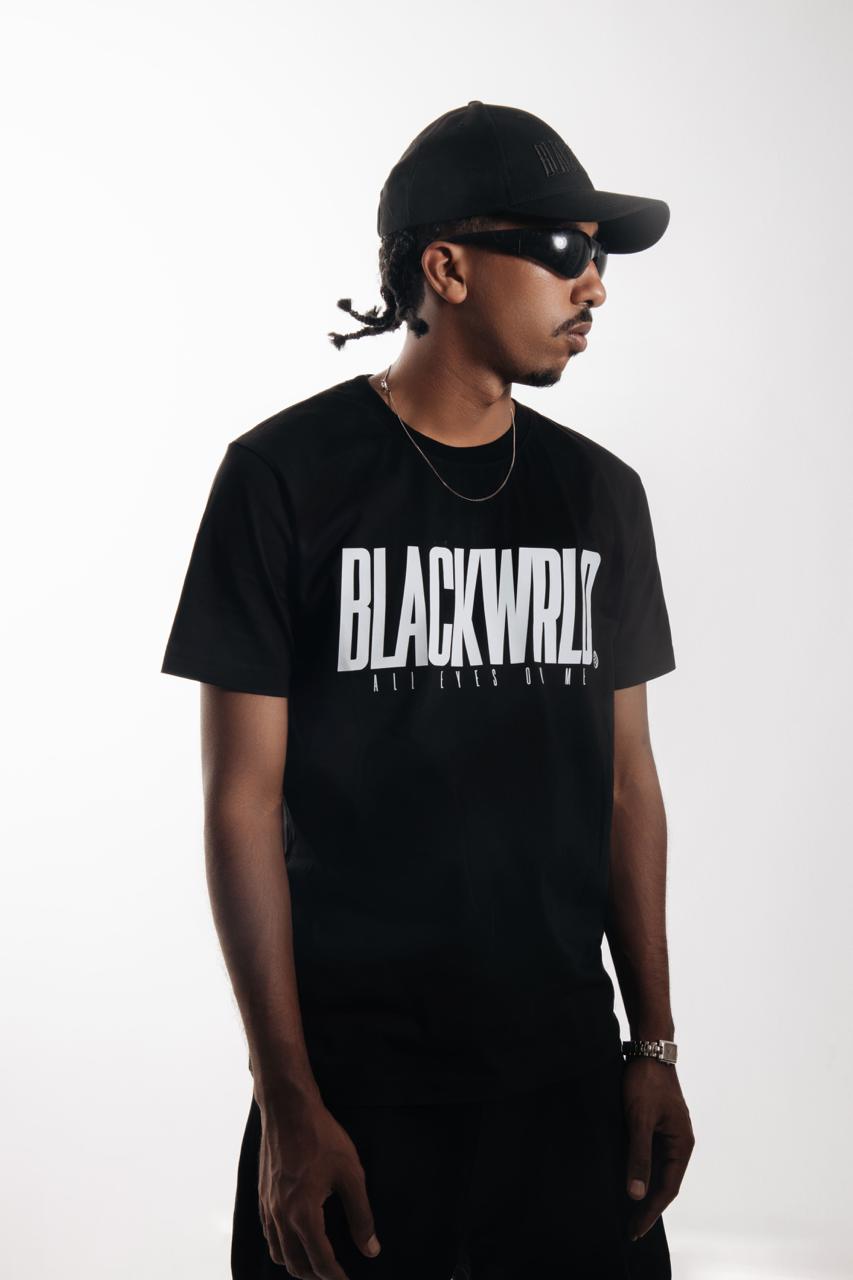 Men Spotlight Slim Tee
